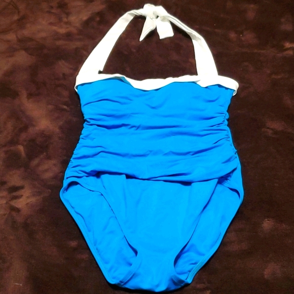 Bathing Suit - Picture 2 of 6